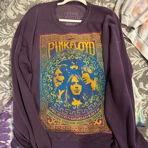 URBAN OUTFITTERS CREWNECK